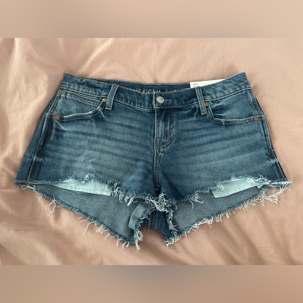 American Eagle Outfitters Distressed Blue Jean Shorts NWT